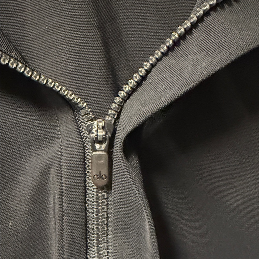 ALO Yoga Women's sheer Utility Jacket in Black - Picture 5 of 6